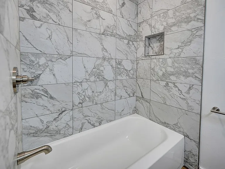 3712 Amelia Dr — Photo 17