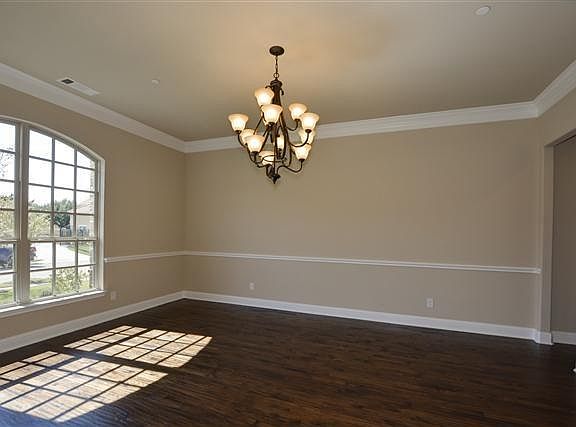 5th image of 716 Glen Abbey Dr