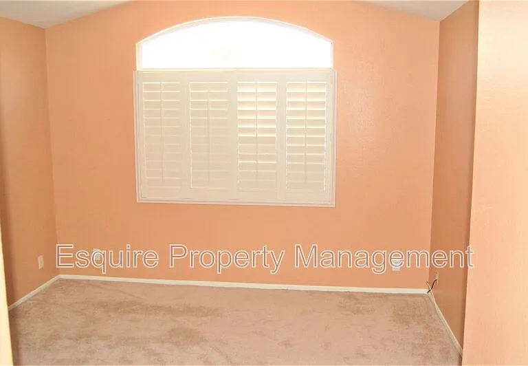 1255 Jamaica Ln — Photo 5