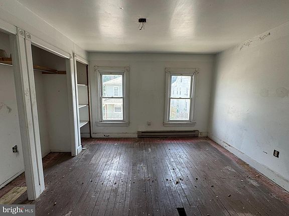 3rd image of 329 South St