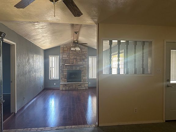 4th image of 1217 Cyndi Ln