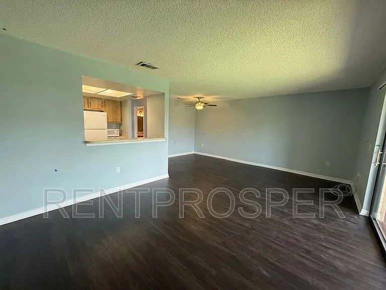 1054 Mollie Ln #M054 — Photo 4