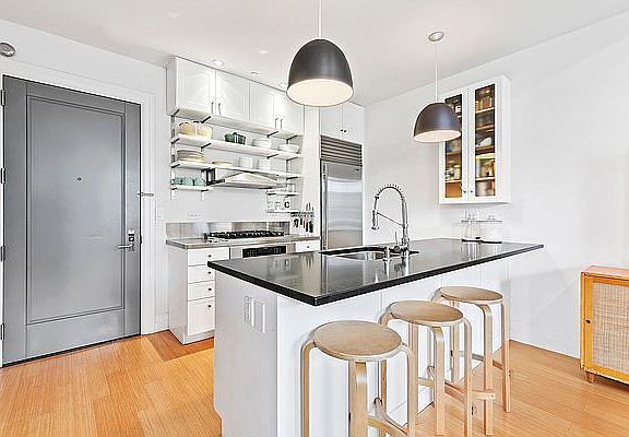 3rd image of 110 Livingston St APT 8M