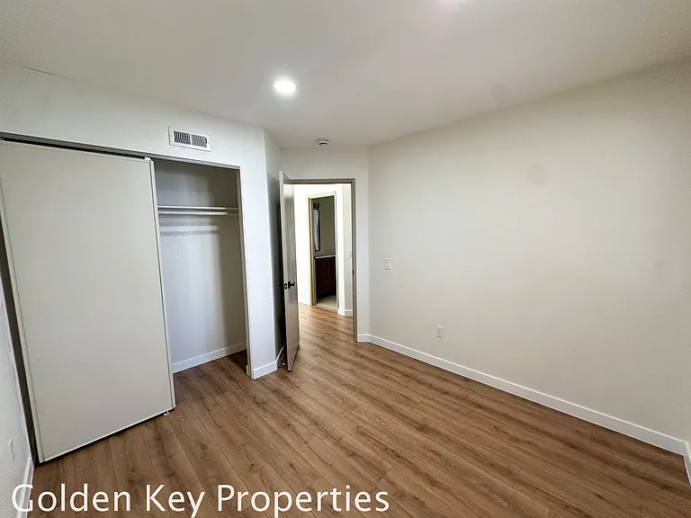 410 Ferrara Way — Photo 19