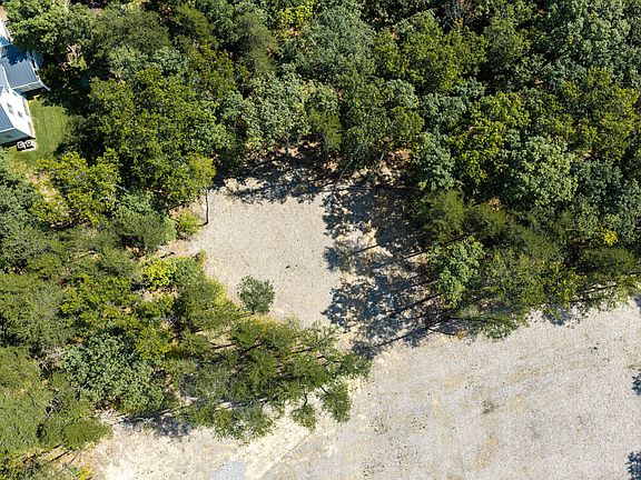 3rd image of 3050 New Ridge Rd