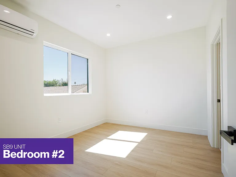 7107 Cozycroft Ave #2 — Photo 8