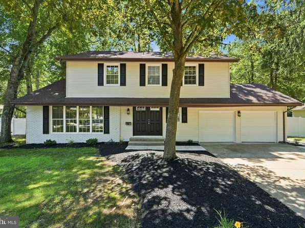 8 Villanova Ct, Berlin, NJ 08009