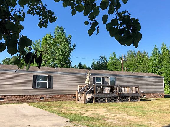 3rd image of 445 McQueen Rd