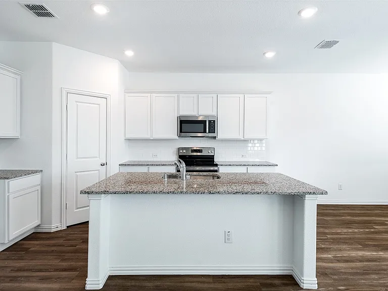 537 Robinson Way — Photo 7