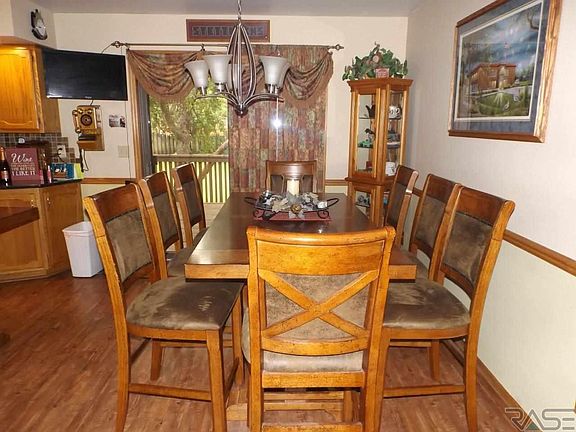 5th image of 713 E Meadowlark Trl