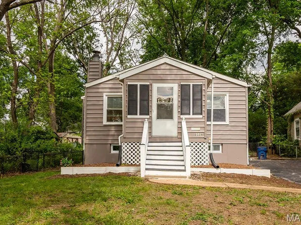 2528 Creve Coeur Dr, Saint Louis, MO 63144