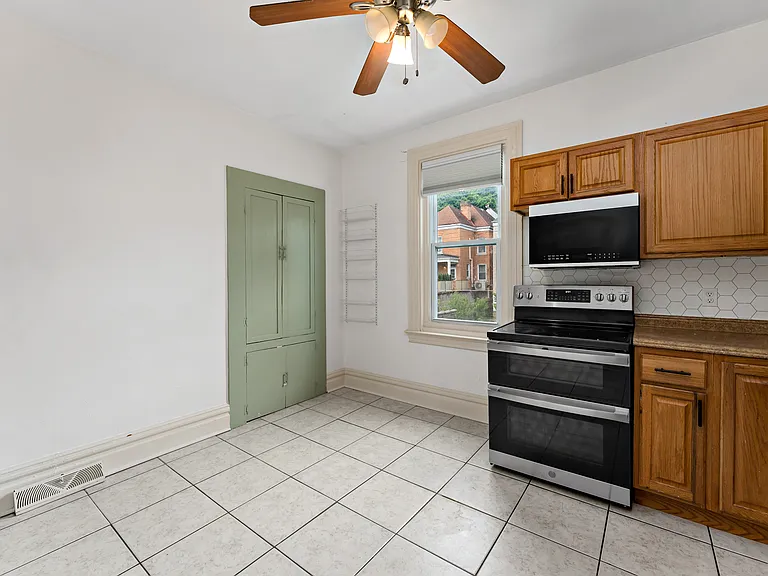 901 Highview St #1 — Photo 8