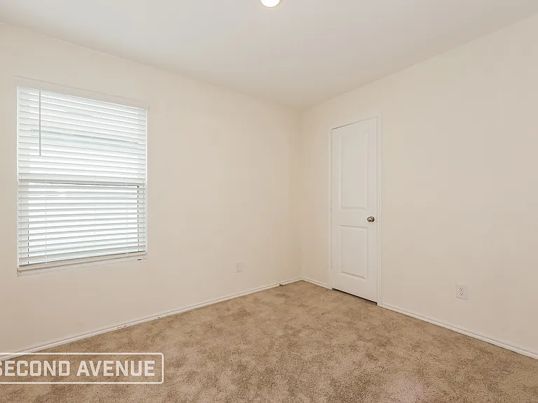 8738 Texas Risinger Dr — Photo 17