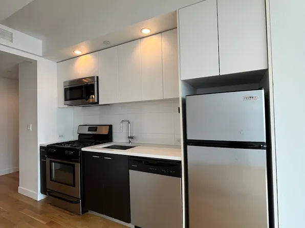 316 Bergen Street image 2 of 16