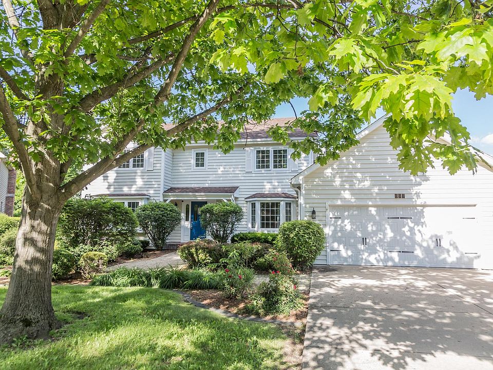 1st image of 697 Braintree Ln