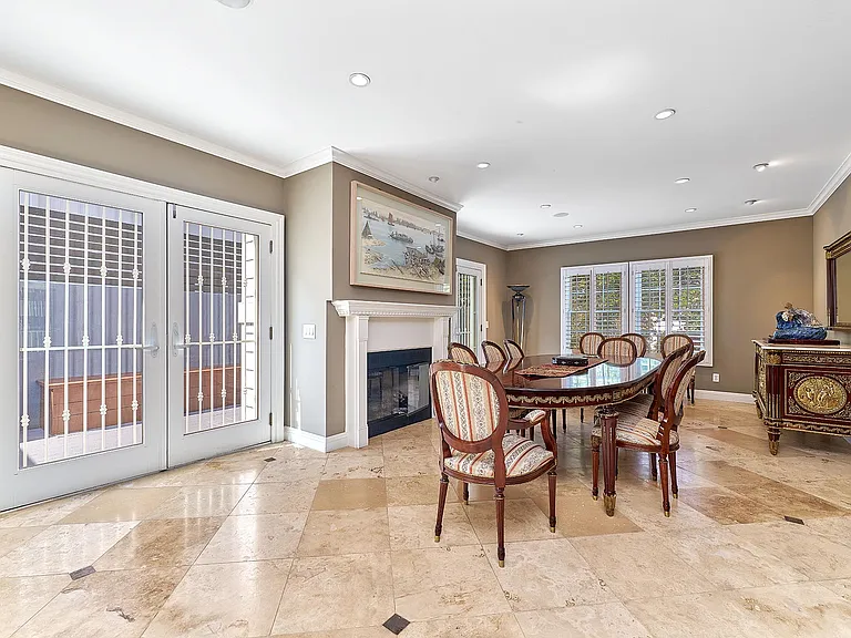 950 S Longwood Ave — Photo 10