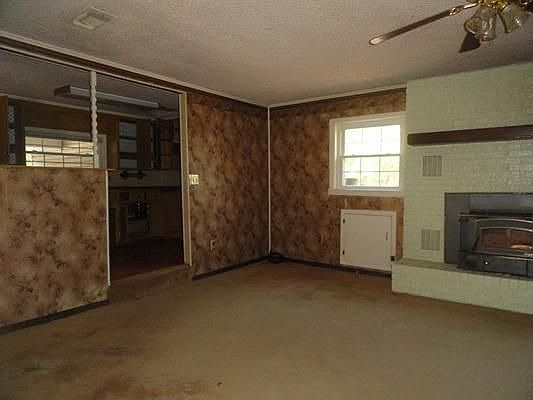 5th image of 210 Lewallen St