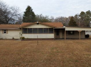 303 Harbour Ln, Chickamauga, GA 30707