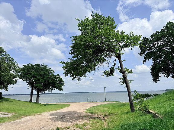 3rd image of Mary Joe Rd