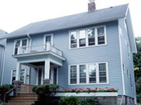 3333 N Newhall St, Milwaukee, WI 53211