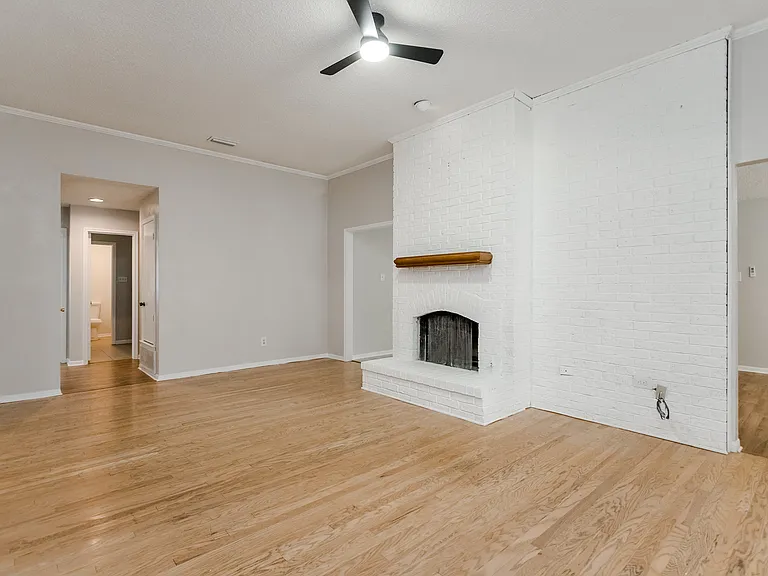 4617 Olympia Dr — Photo 18