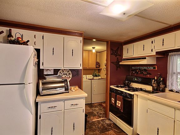 4th image of 136 Hazelwood Ln