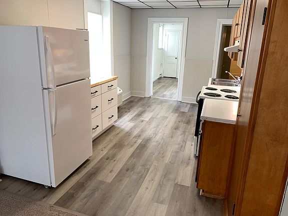 3rd image of 701 S Railroad St APT 1