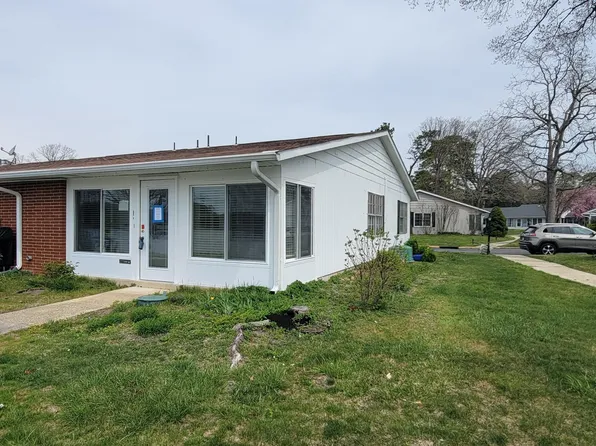 651 Plymouth Drive #F, Lakewood, NJ 08701