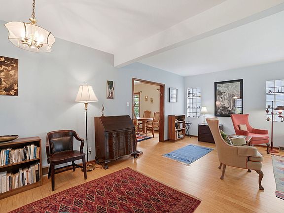 4th image of 234 Franklin Ave
