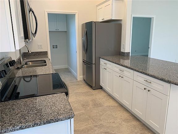 4th image of 266 Rockwood St