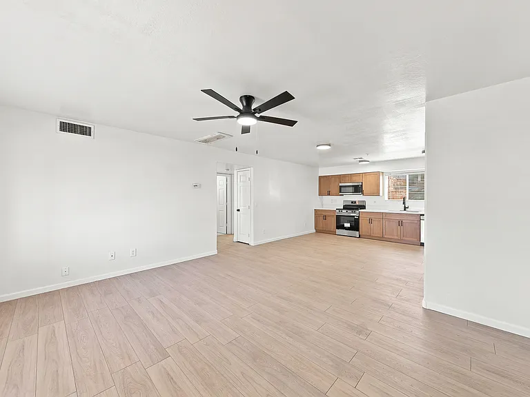 2324 W Lone Cactus Dr #11 — Photo 7