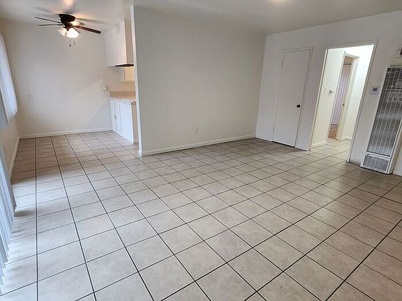 3rd image of 4453 Rosebud Ln APT B