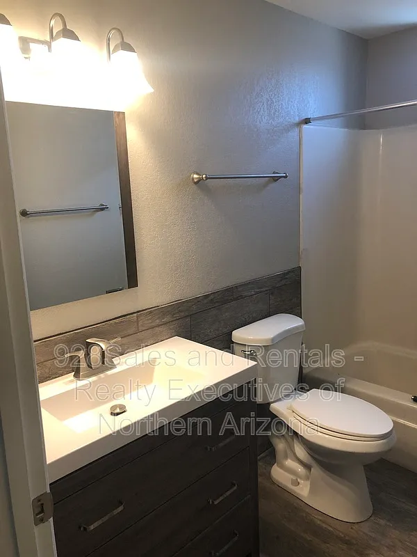 2 bed, 1.0 bath, 885 sqft, $1,775 — Photo 4
