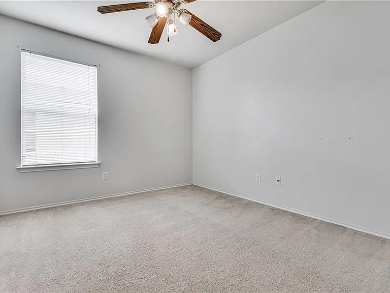 602 Golden Gate Dr — Photo 18