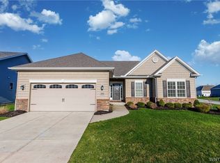 5690 Waterford Ln, Clarence Center, NY