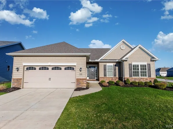 5690 Waterford Ln, Clarence Center, NY 14032