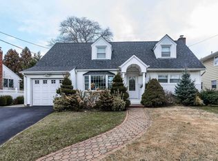 2639 Hewlett Ave, Merrick, NY 11566