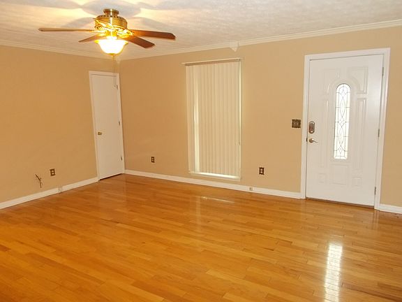 2nd image of 135 Ashland Dr