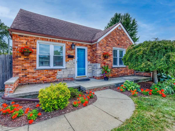 22712 Liberty St, Saint Clair Shores, MI 48080