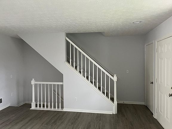 4th image of 6871 Cooper Rd #6871