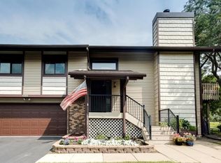 1585 Four Oaks Rd, Eagan, MN 55121