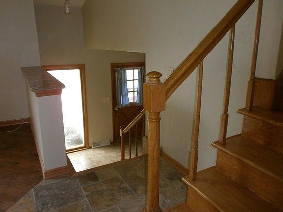 2nd image of 1476 Riverdale Dr