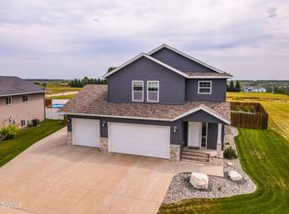 1222 5th Ave NW, Valley City, ND 58072