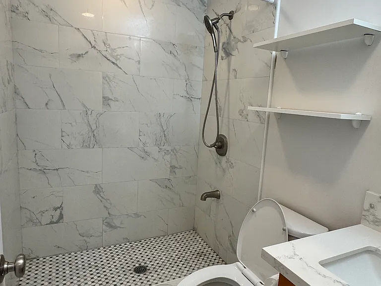 1959 California Ave #1 — Photo 3