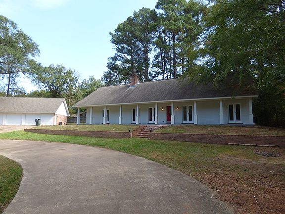 2nd image of 2928 NE Stallings Dr
