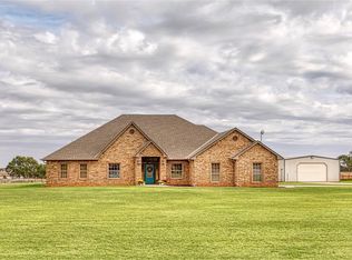 9472 N 2020th Rd, Hammon, OK 73650