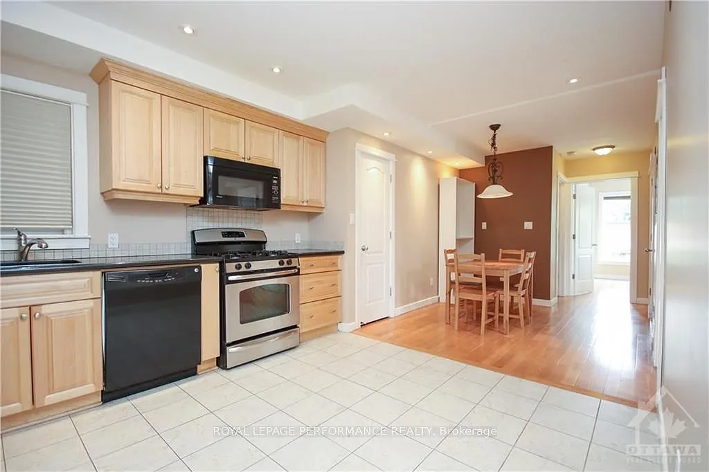 3 bed, $2,700 — Photo 3