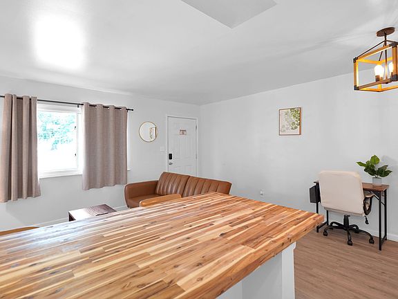5th image of 406 Edgar St #4