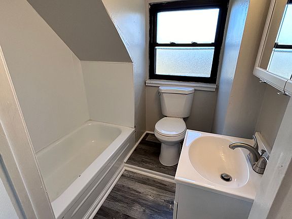 4th image of 6 Panorama Dr