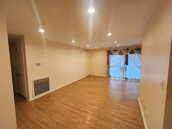 3rd image of 1102 Hinswood Dr APT 102